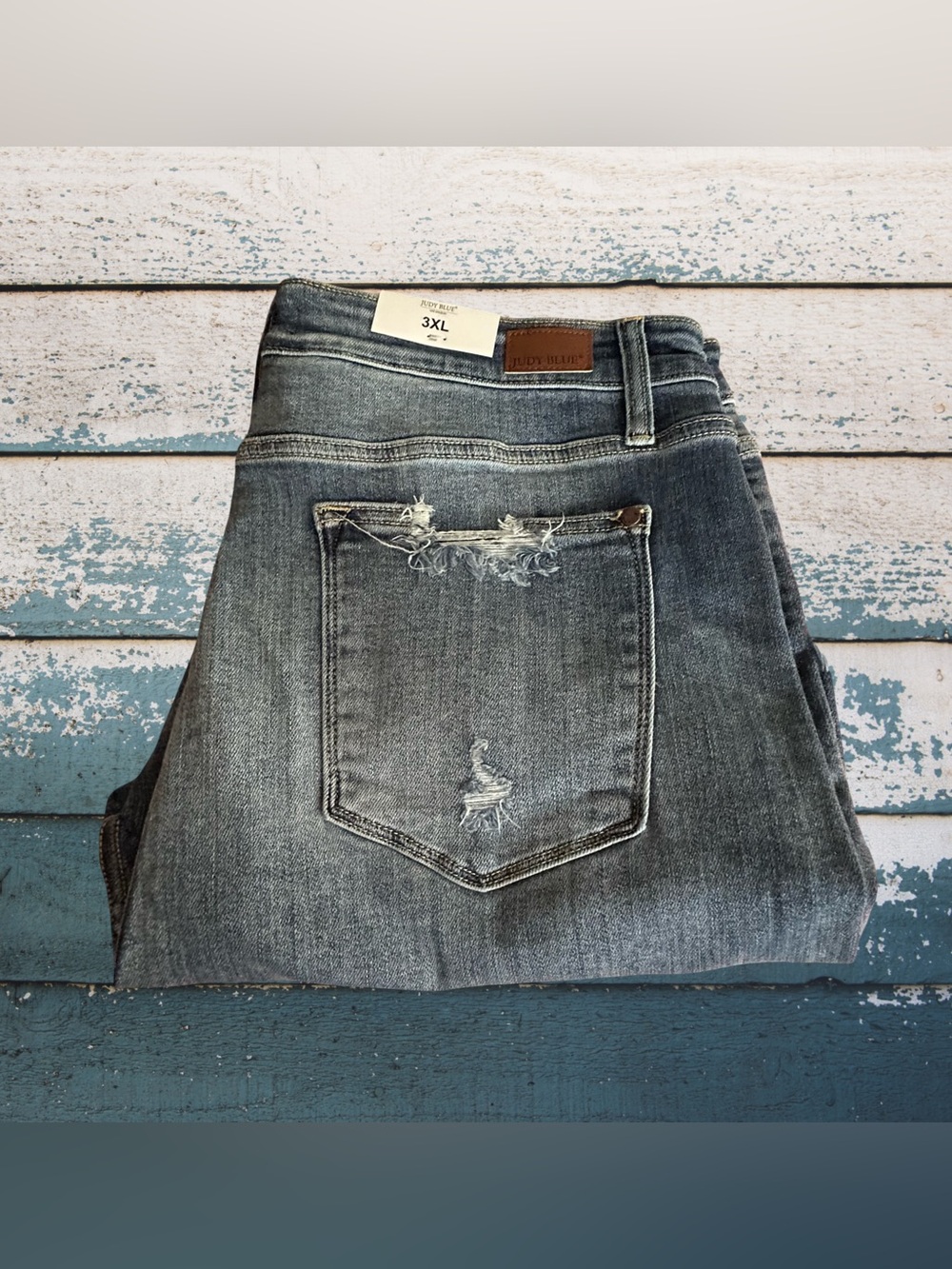 NWT! JUDY BLUE + SIZE SHORTS,MID RISE, DISTRESSED FRINGE HEM, SIZE 3X. MED BLUE. - Picture 8 of 16